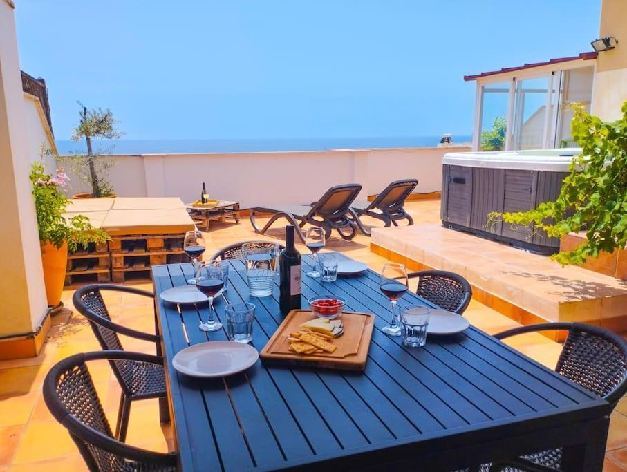 Penthouse With Jacuzzi And Spectacular Sea Views Apartment Нерха Екстериор снимка