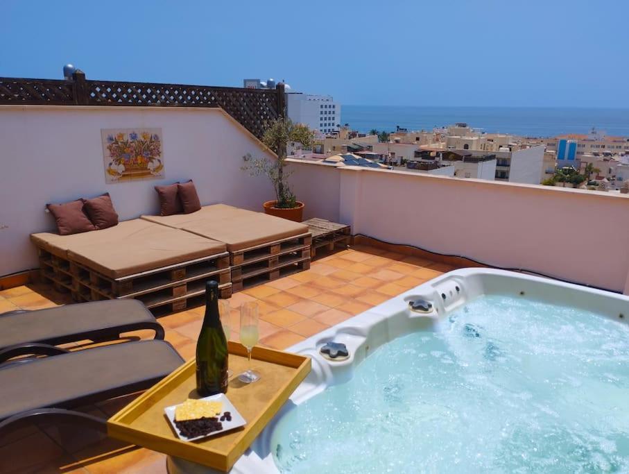 Penthouse With Jacuzzi And Spectacular Sea Views Apartment Нерха Екстериор снимка