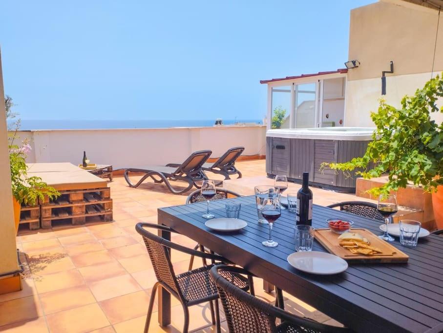 Penthouse With Jacuzzi And Spectacular Sea Views Apartment Нерха Екстериор снимка